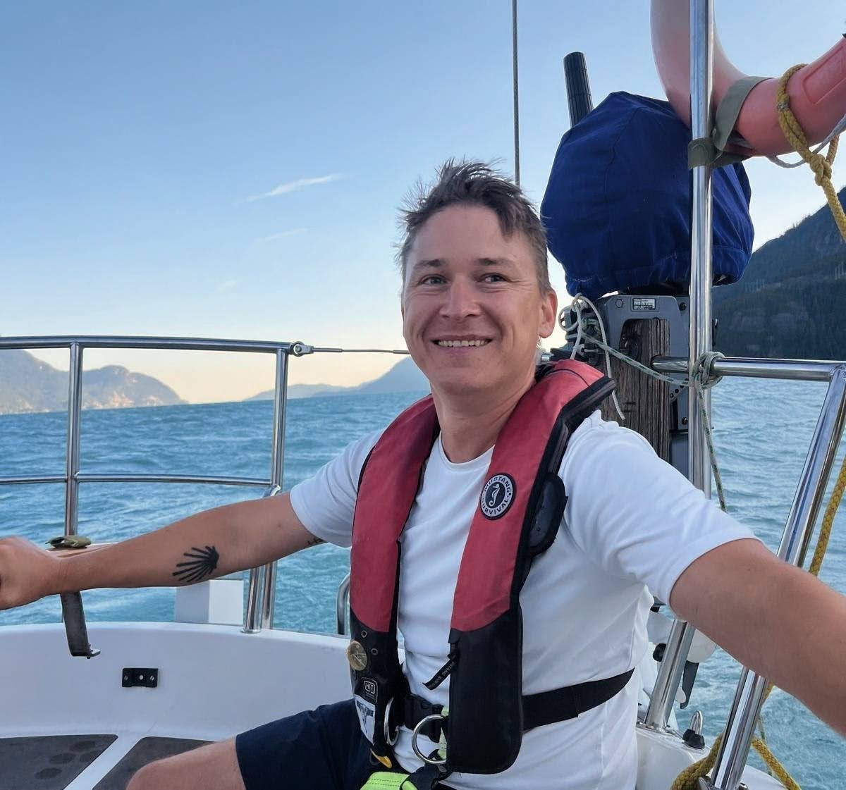Patrik sailing on Tarka