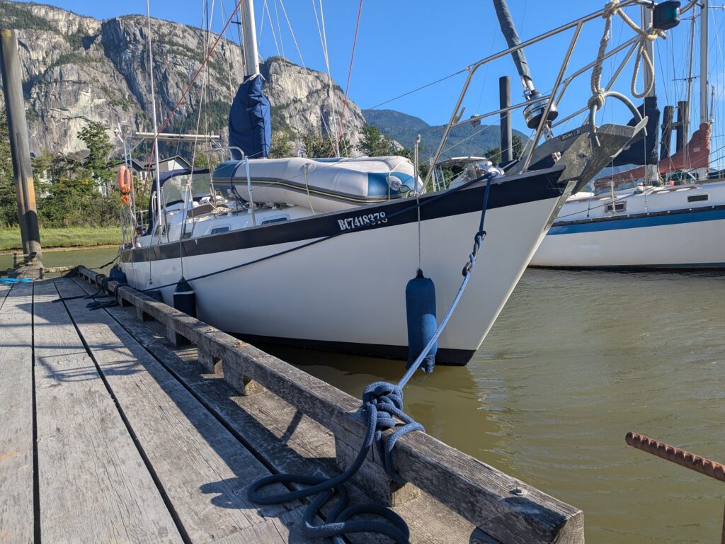 Tarka sailboat docking