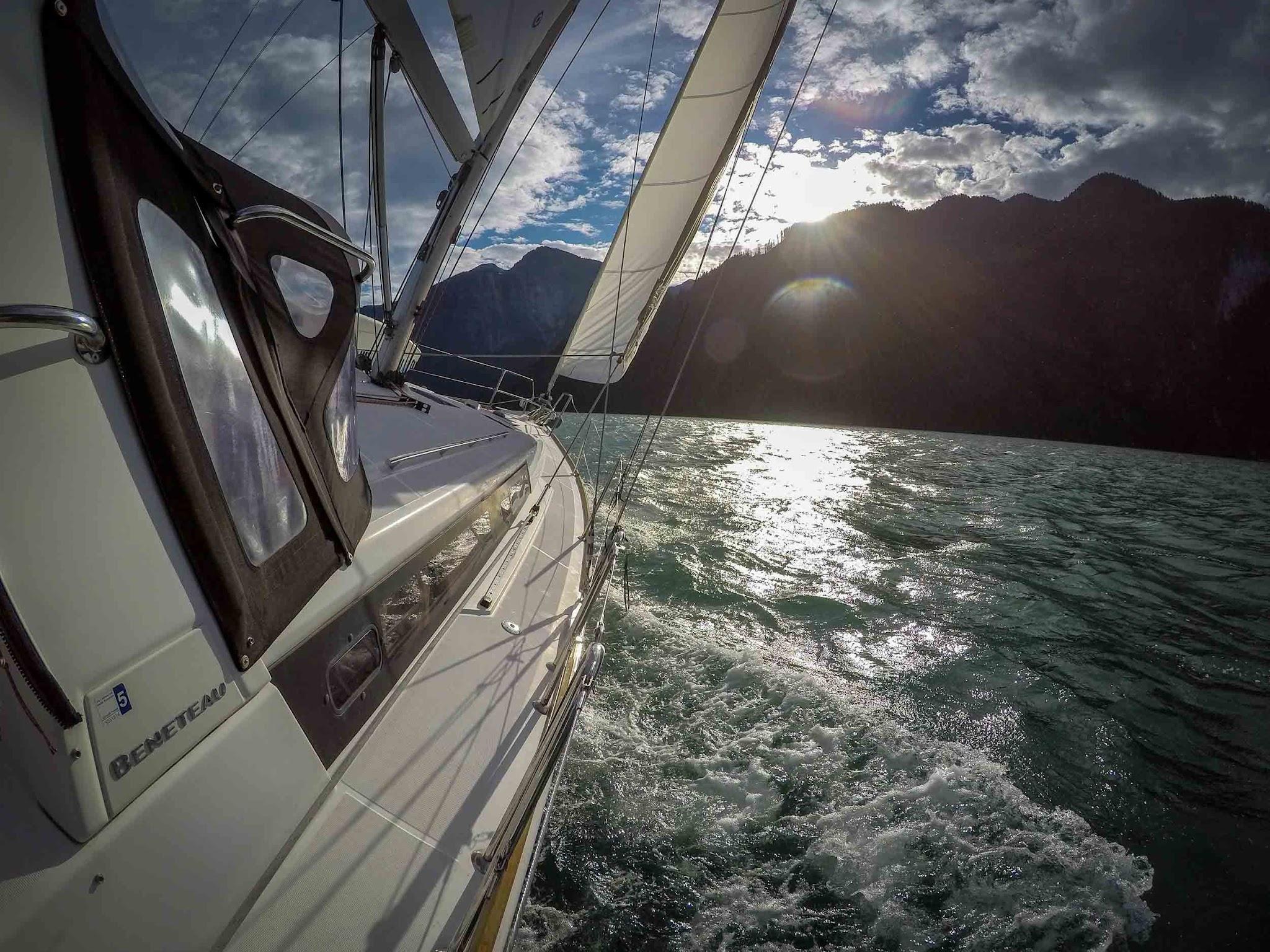 Sailing in mountain wind and sunlight